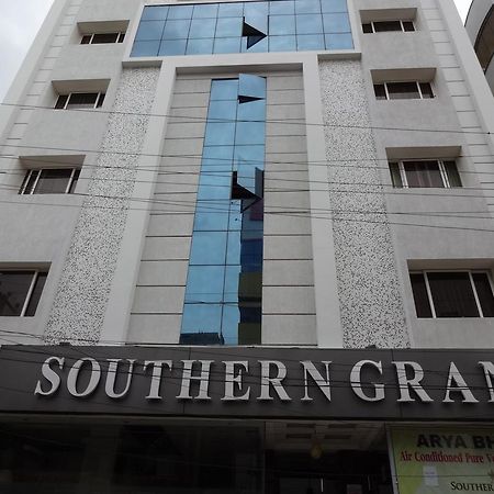 Hotel Southern Grand Vijayawāda Exteriör bild